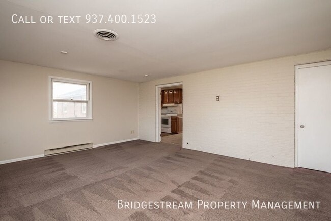 Building Photo - 3 bedroom, 1.5 bath ranch home with shed a...
