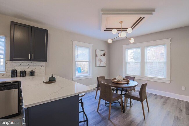 Building Photo - 3803 Cedardale Rd