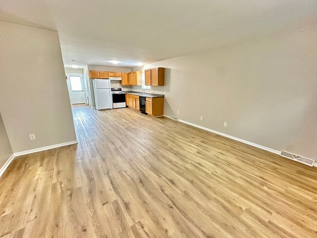 Primary Photo - 2464/2466 S. 76th Street