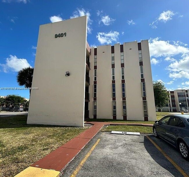 Building Photo - 9401 SW 4th St