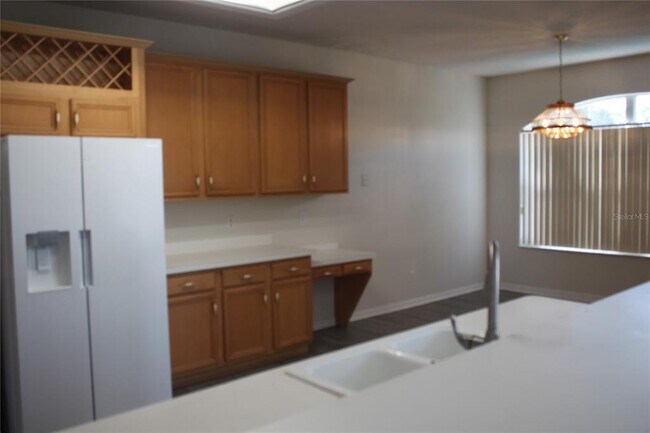 Building Photo - 1615 The Oaks Blvd