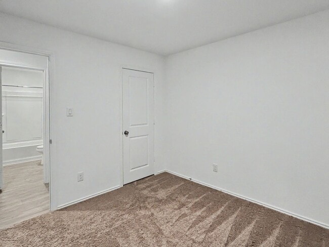 Building Photo - Charming Single-Story Converse Home