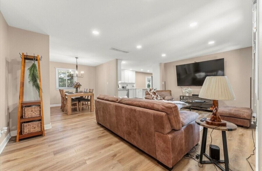 Building Photo - 408 Weathering Dr