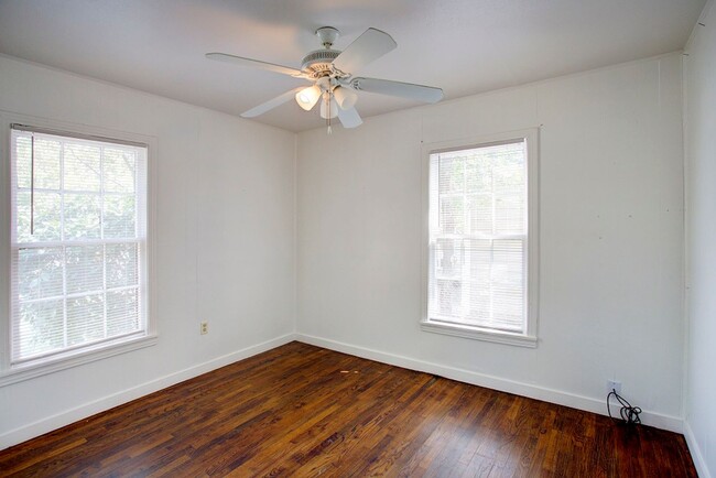 Building Photo - Affordable 2-Bedroom, 1-Bath Home for Leas...