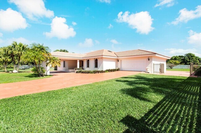 Building Photo - 161 SW 129th Ave