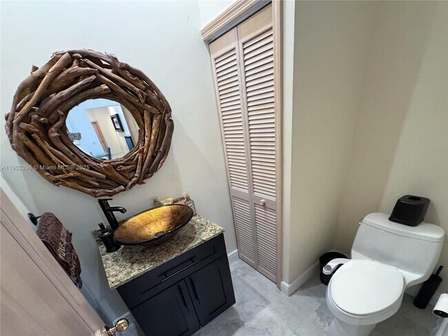 Building Photo - 375 Sabal Way