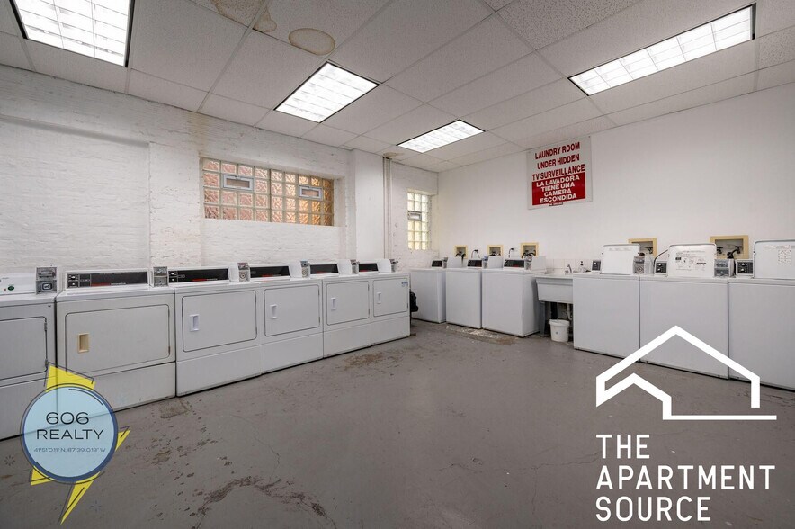 Building Photo - 6928 N Greenview Ave