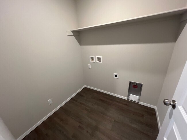 Building Photo - Pre-Leasing Now! Modern 3-Bedroom, 2-Bath Home in Red Plains