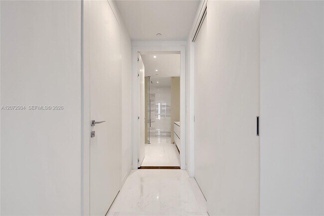 Building Photo - 300 Biscayne Blvd Way