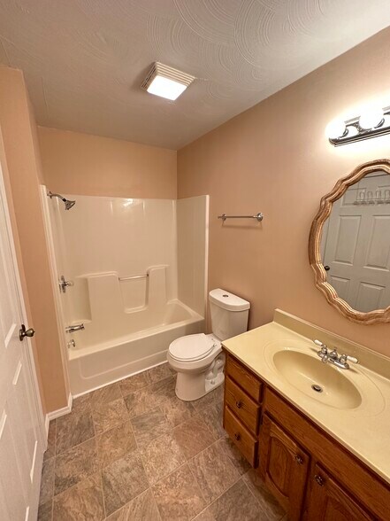Bathroom 2 - 755 Chestnut Ave