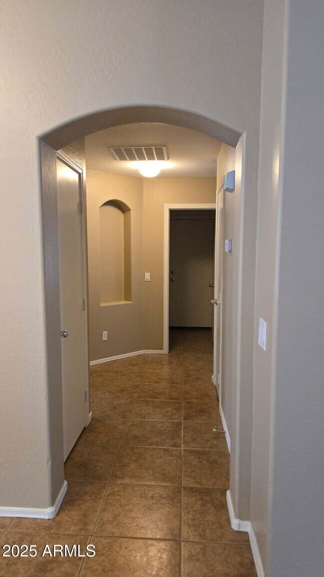 Building Photo - 7327 W Magdalena Ln