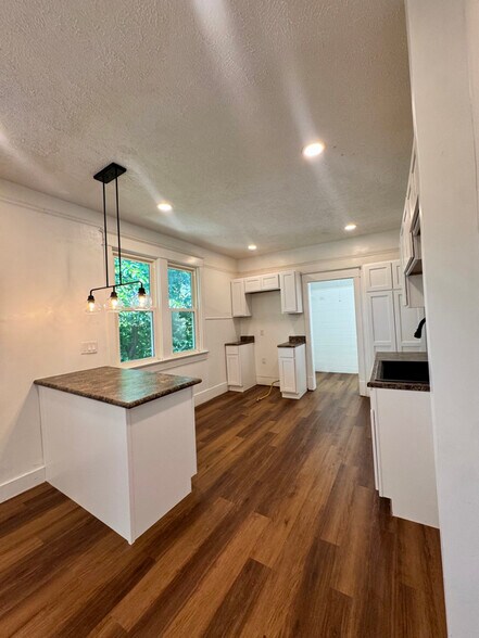 Building Photo - 4507 S 15th St