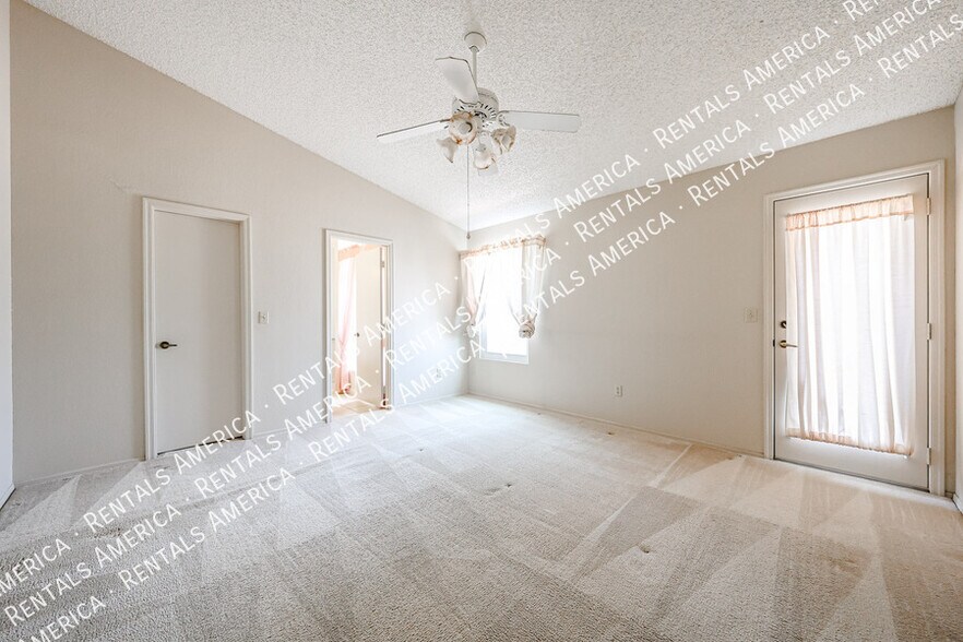 Building Photo - 2720 Leisure World