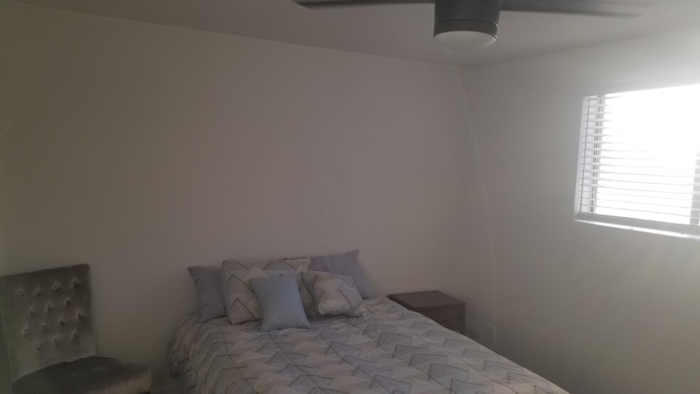 Building Photo - 8617 E Garfield St