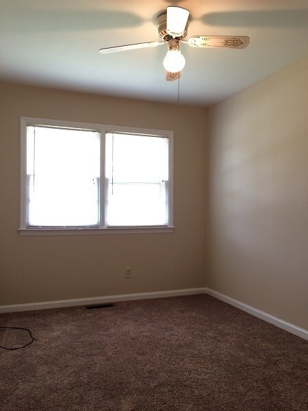 Building Photo - 3 Bedroom 1 Bath House