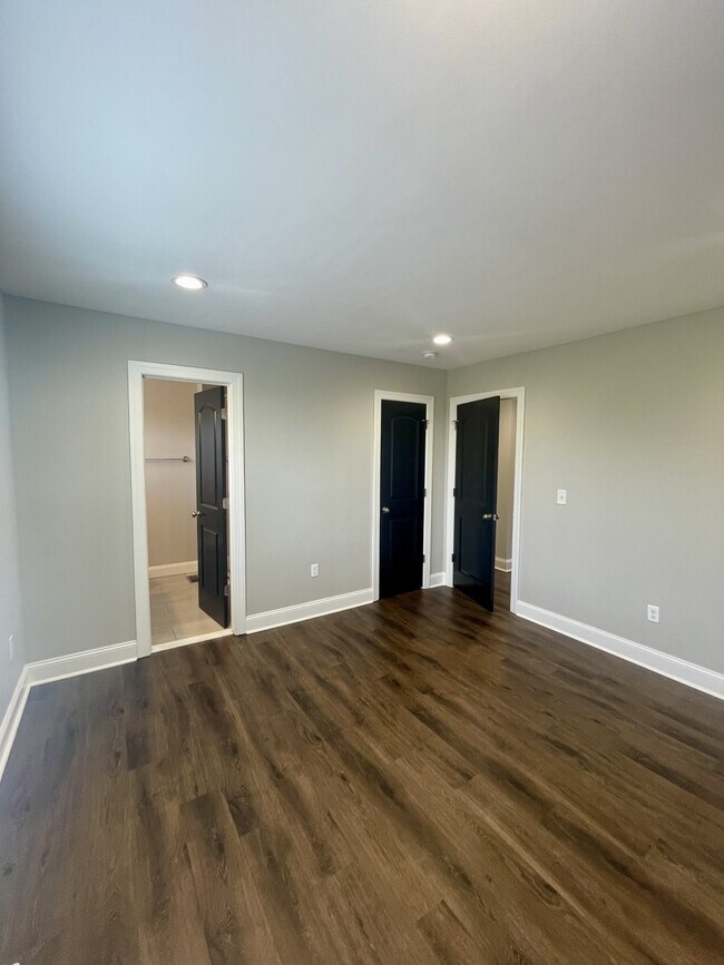 Building Photo - 1 Emanuel Ct