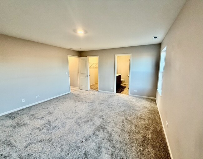 Building Photo - 1327 Draper Rd