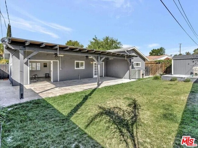 Building Photo - 28040 Ermine Pl