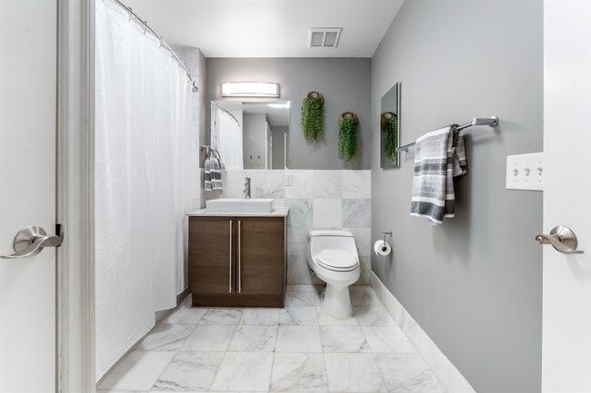 Building Photo - 10 Regent St