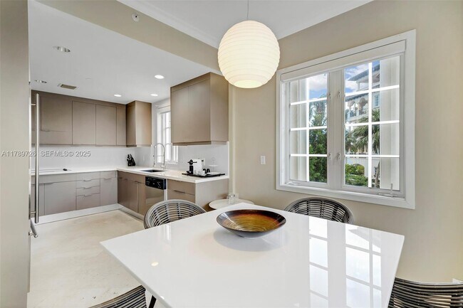 Building Photo - 19227 Fisher Island Dr