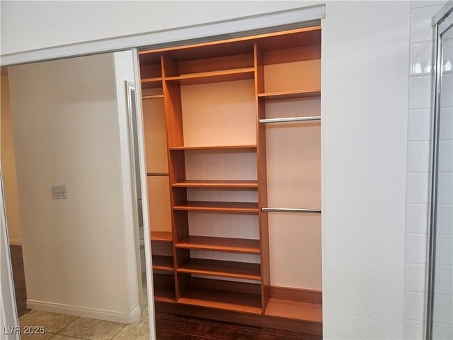 Building Photo - 2266 Surrey Meadows Ave