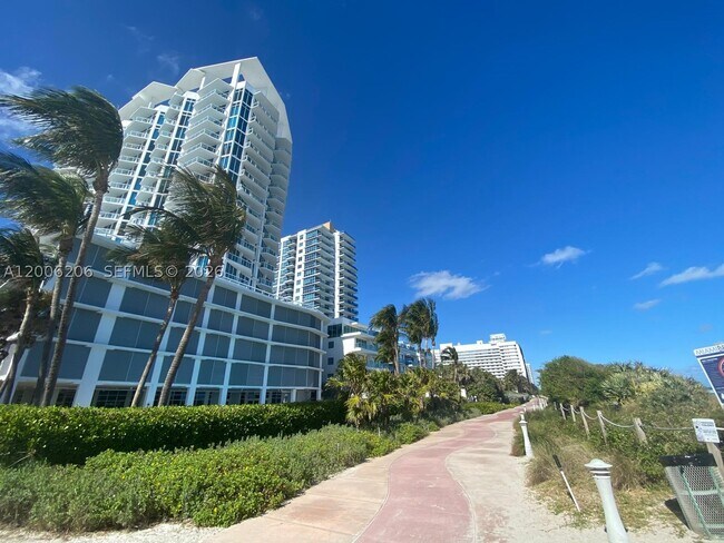 Building Photo - 6515 Collins Ave