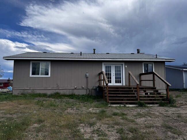 Building Photo - 1040 Jade Dr