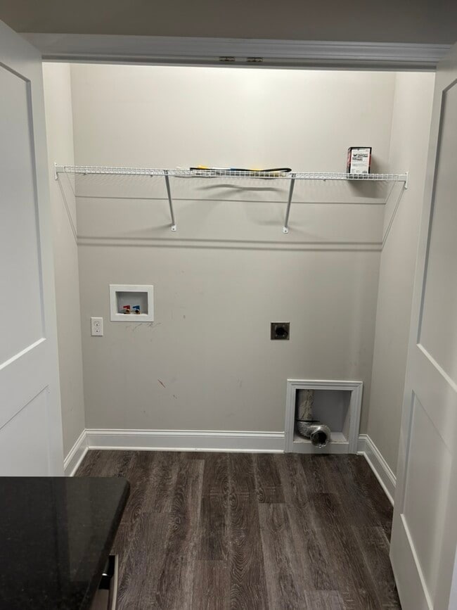 Building Photo - 936 W Liberty St