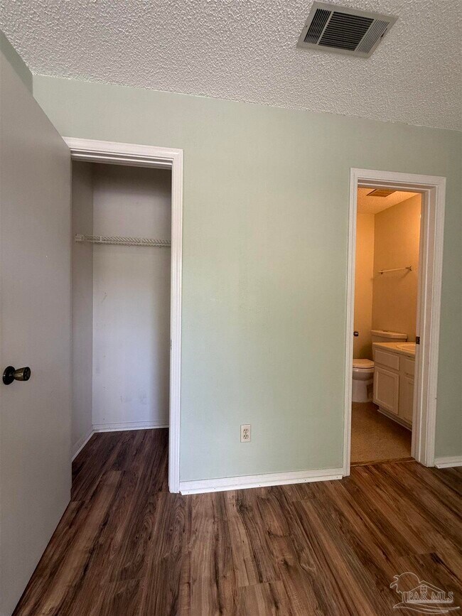 Building Photo - 3004 Cedarwood Village Ln