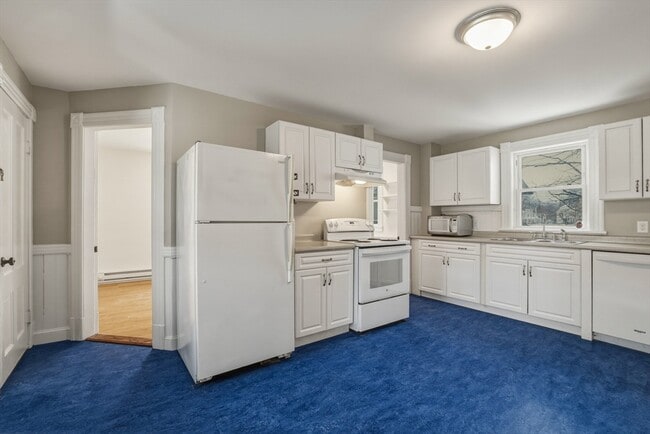 Building Photo - 105 Nonotuck St