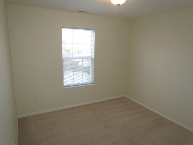 Building Photo - 15908 Tracker Ln