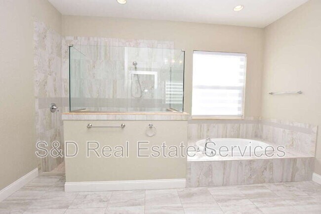 Building Photo - 6986 Highlands Creek Ave