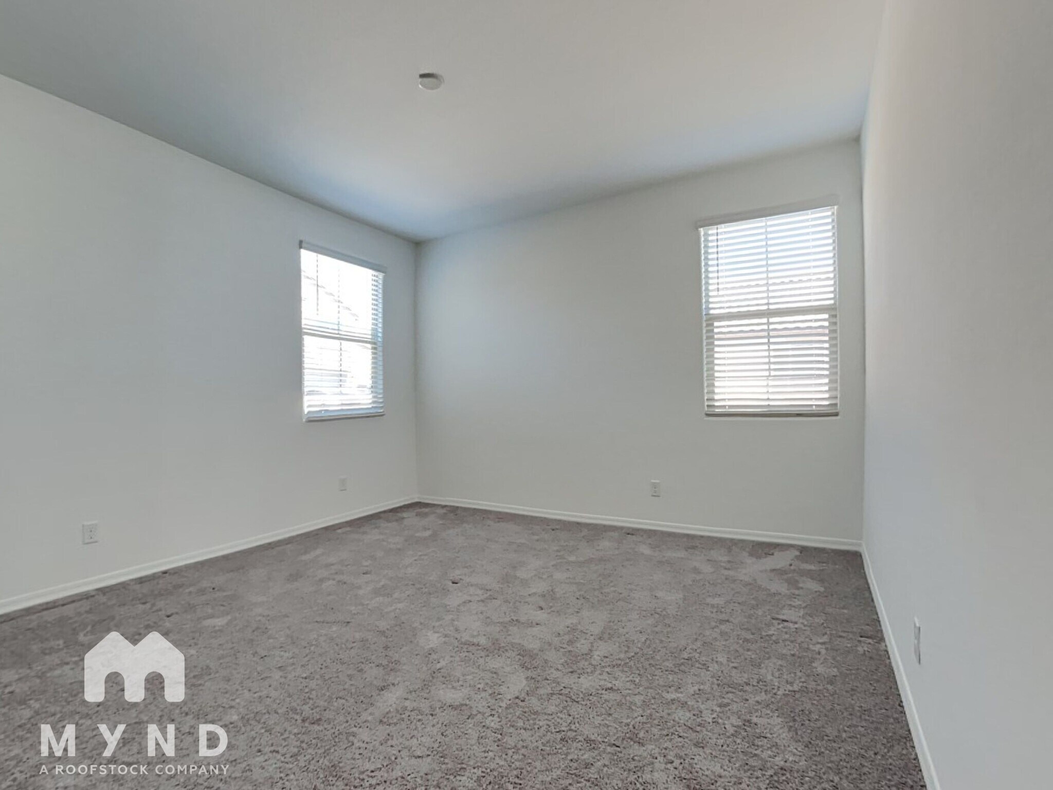 Building Photo - 1066 S 151st Ln