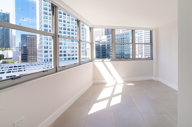 View 1 day - 825 Brickell Bay Dr