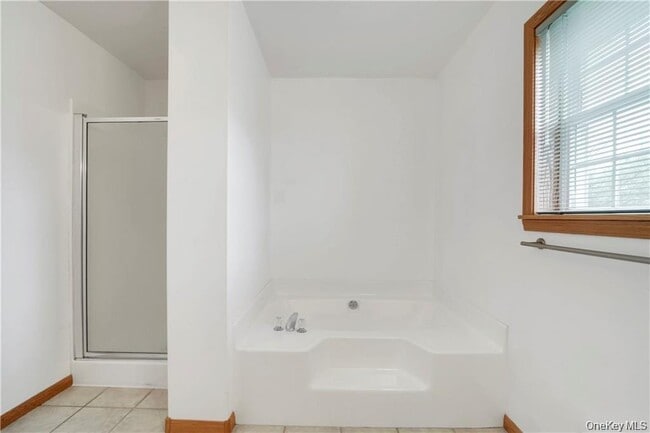 Building Photo - 1 Tomkins Ave