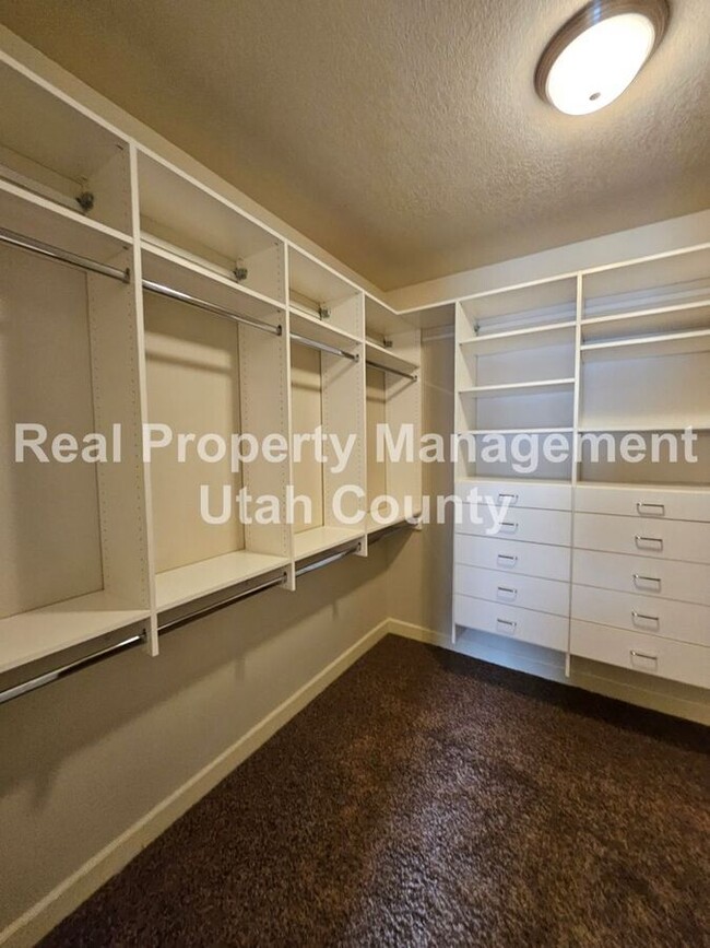 Building Photo - 950 N 940 W
