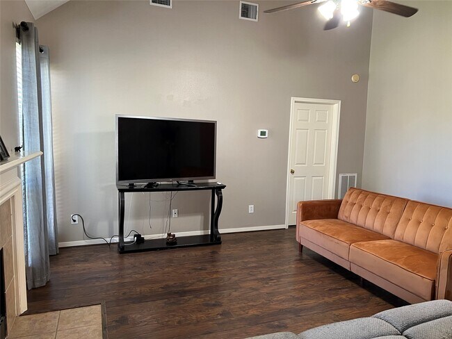 Building Photo - 14526 Grove Estates Ln