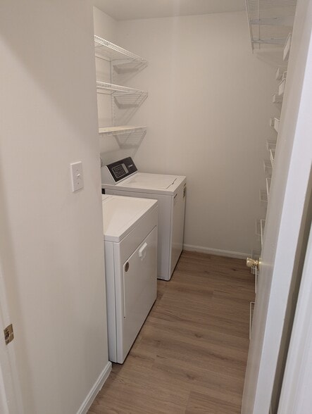 Building Photo - 28 Windbrooke Cir