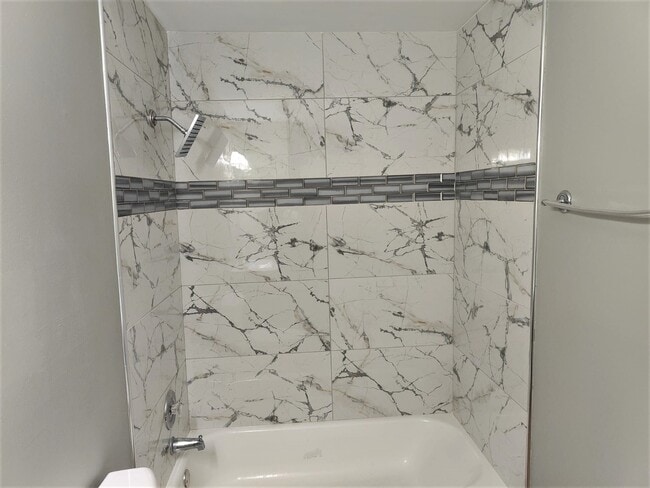 Building Photo - 21W581 North Ave