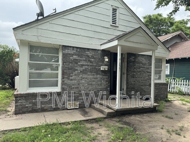 Primary Photo - 828 S Water St