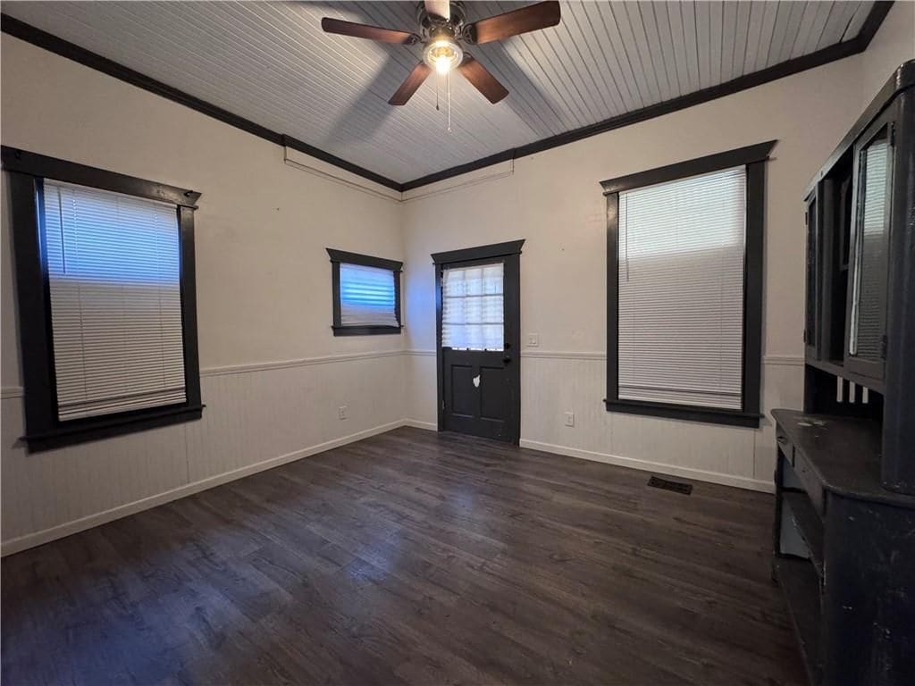 Building Photo - 749 Cooper St SW