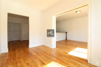 Building Photo - 1.5BR Flex 2BR 1BA w/ In-Unit Laundry In O...