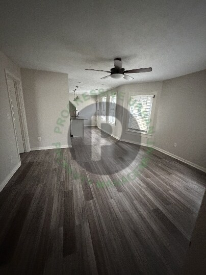 Building Photo - 2562 W 10th St