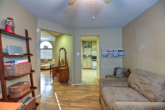 Building Photo - 18530 Alemarble Oak St