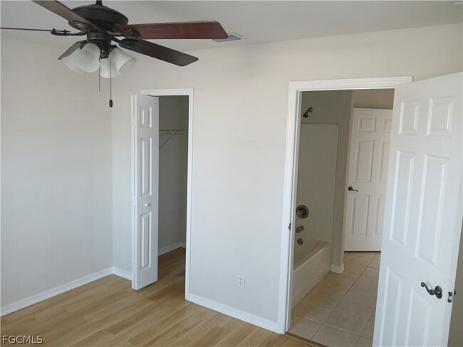 Building Photo - 1012 SW 35th Terrace