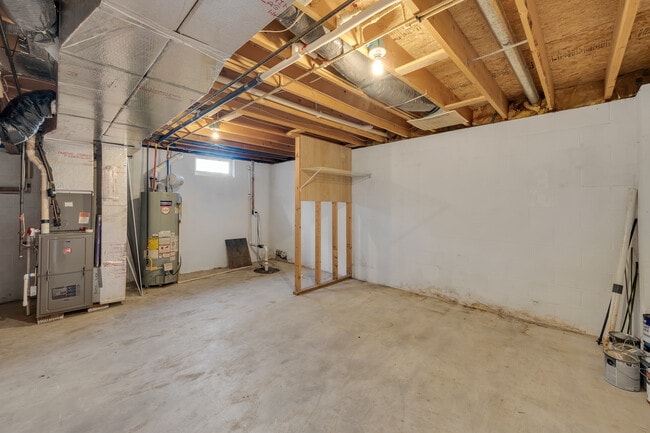 Building Photo - 41 Squire Cir