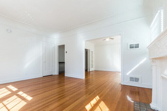 Building Photo - Mansfield Apartments