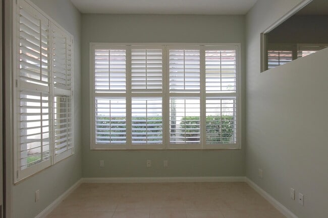 Building Photo - 117 Hampton Cir