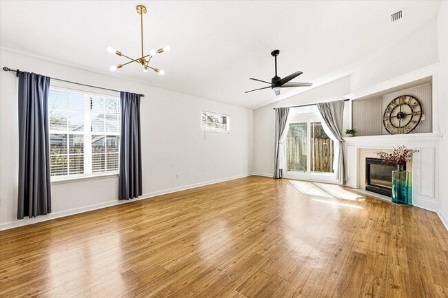 Building Photo - 335 Dreadnaught Ct