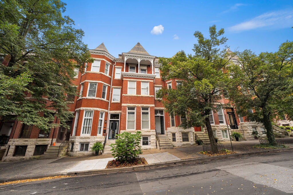 Building Photo - 2124 Bolton St